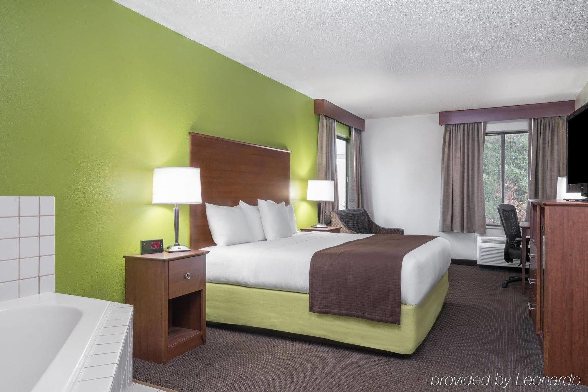 Americinn By Wyndham I-94 On Atv Trail 2* Black River Falls